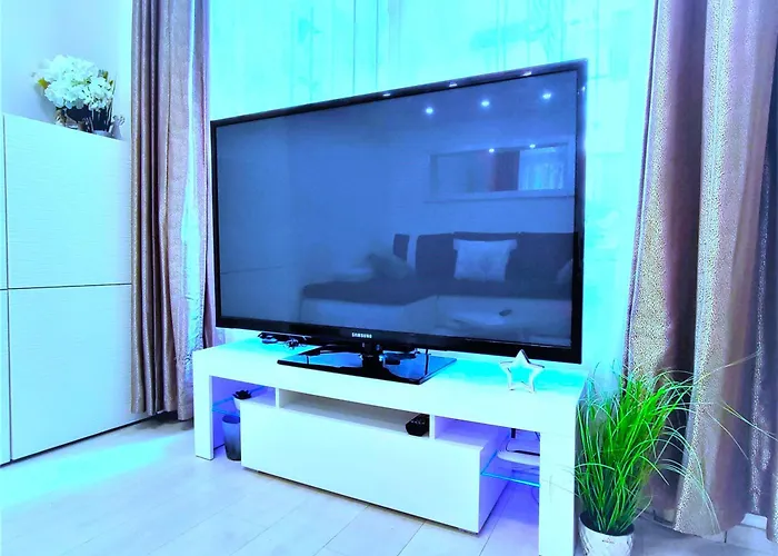 Isabella Budapest Apartment, 80M2 With Ac